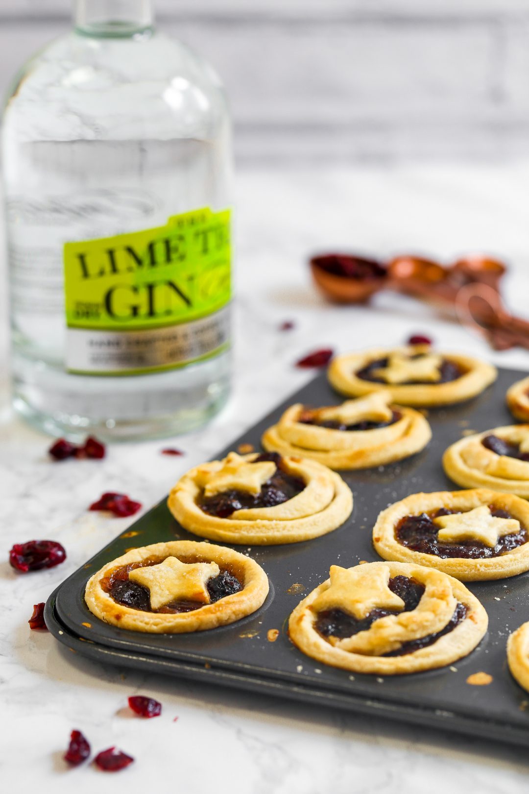 Lime gin and cranberry mince pies